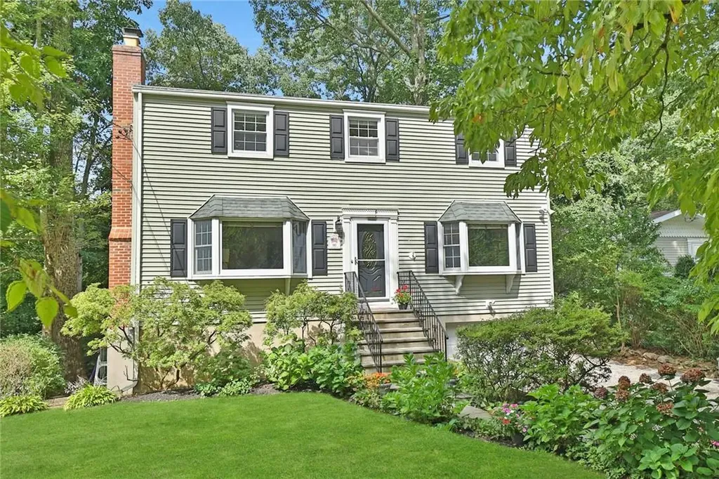 90 Lake Shore Drive Pleasantville NY 10570