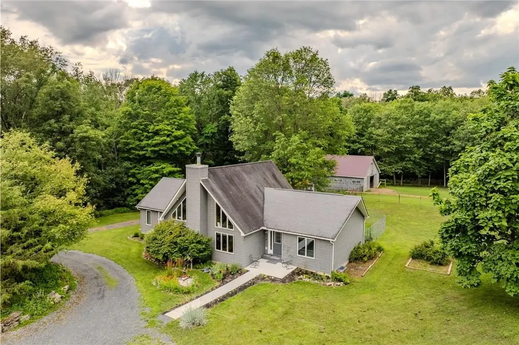 525 County Route 12 New Hampton NY 10958