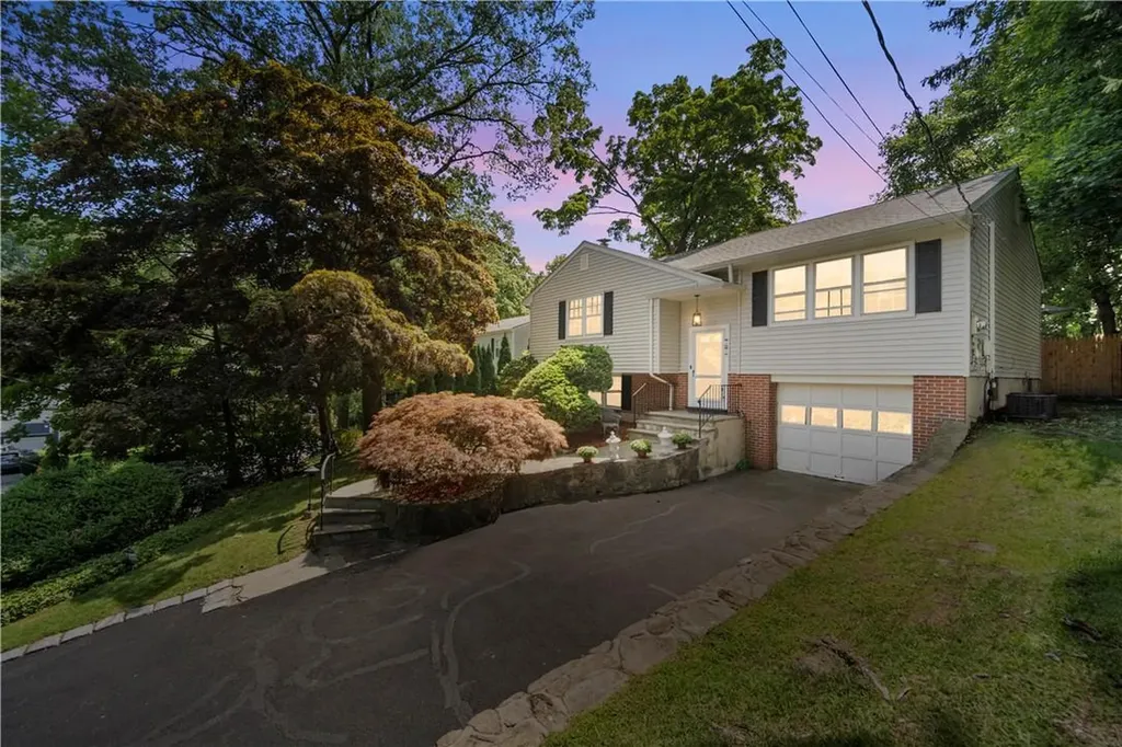 11 Helena Avenue White Plains NY 10605