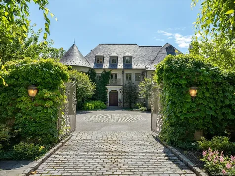 17 Cowdray Park Drive Armonk NY 10504
