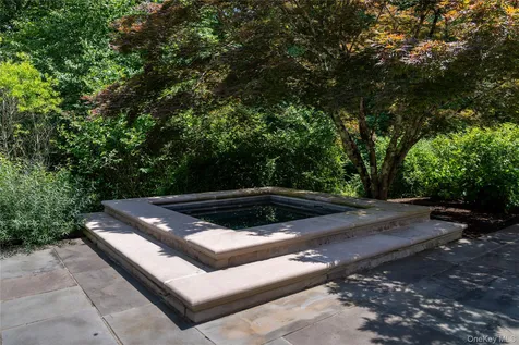 17 Cowdray Park Drive Armonk NY 10504