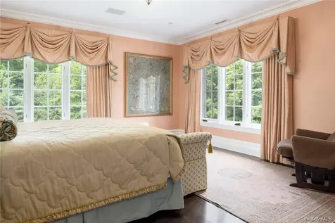 17 Cowdray Park Drive Armonk NY 10504