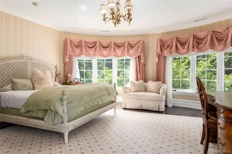 17 Cowdray Park Drive Armonk NY 10504