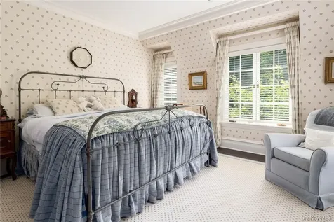 17 Cowdray Park Drive Armonk NY 10504