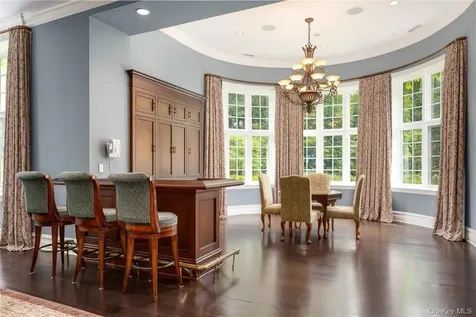 17 Cowdray Park Drive Armonk NY 10504