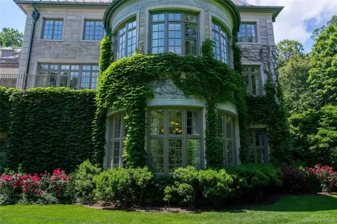 17 Cowdray Park Drive Armonk NY 10504