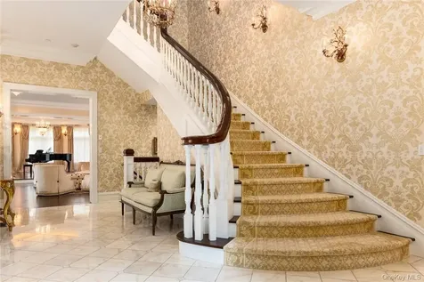 17 Cowdray Park Drive Armonk NY 10504