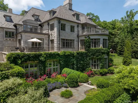 17 Cowdray Park Drive Armonk NY 10504