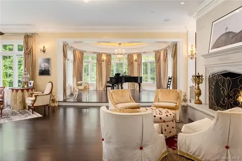 17 Cowdray Park Drive Armonk NY 10504