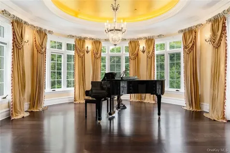 17 Cowdray Park Drive Armonk NY 10504