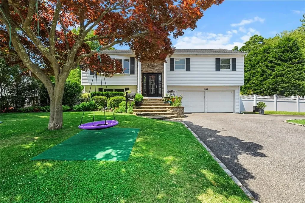 325 Pine Drive Bay Shore NY 11706