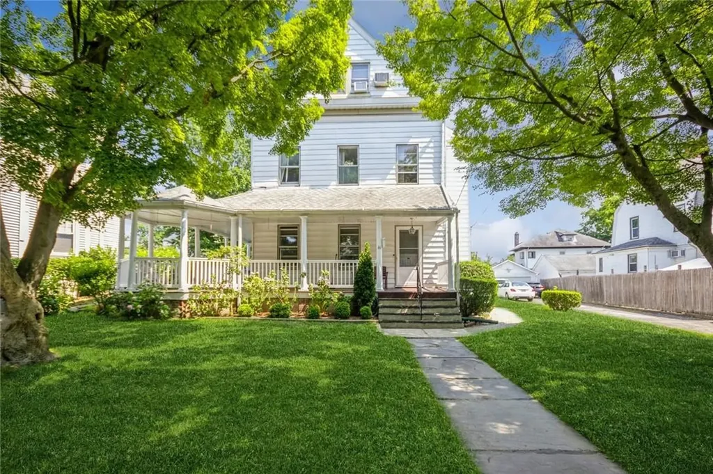 46 W Castle Place New Rochelle NY 10805