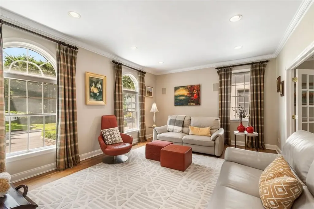 333 Frank Avenue Mamaroneck NY 10543