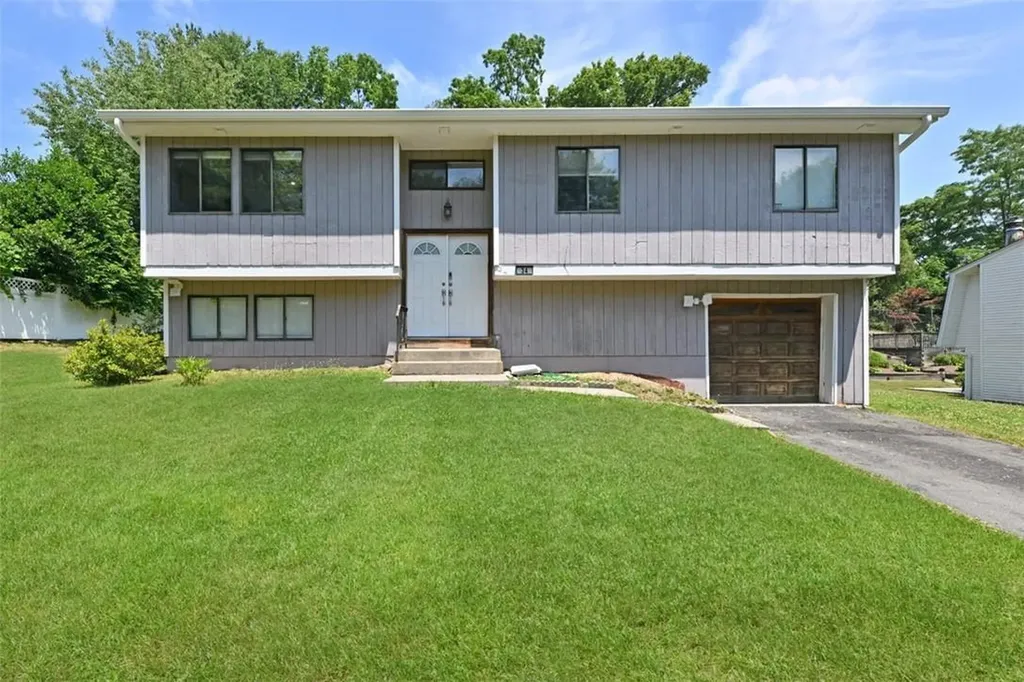34 Carriage Lane Spring Valley NY 10977