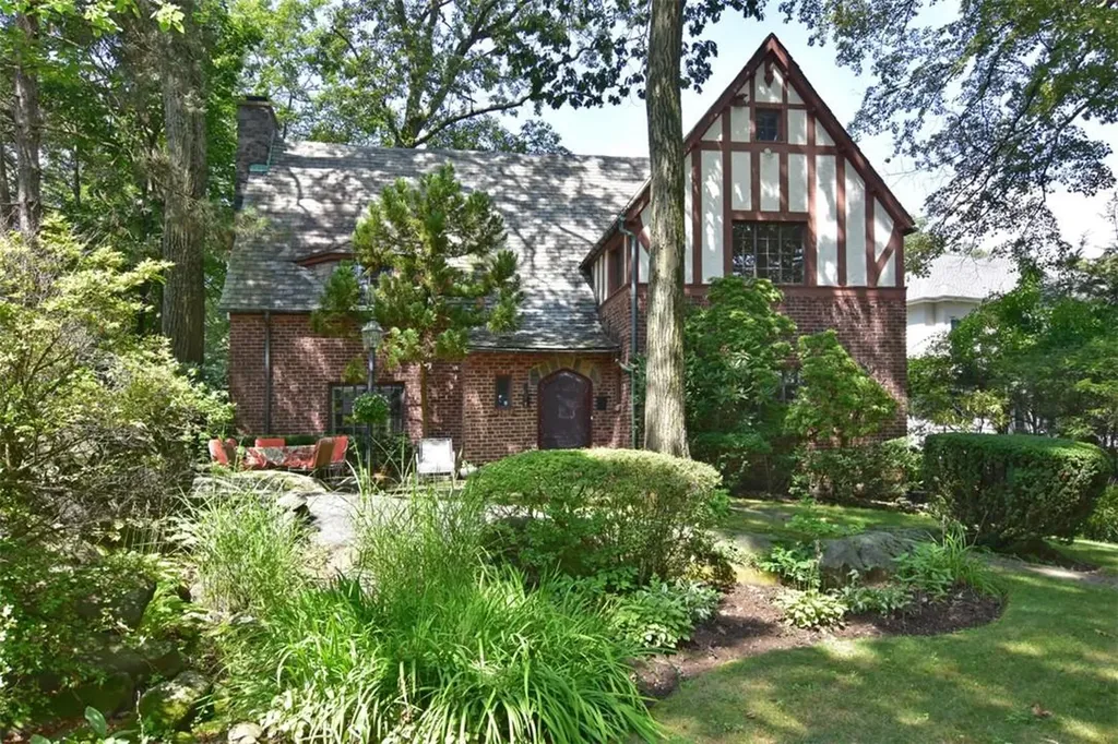 27 Bretton Road Scarsdale NY 10583