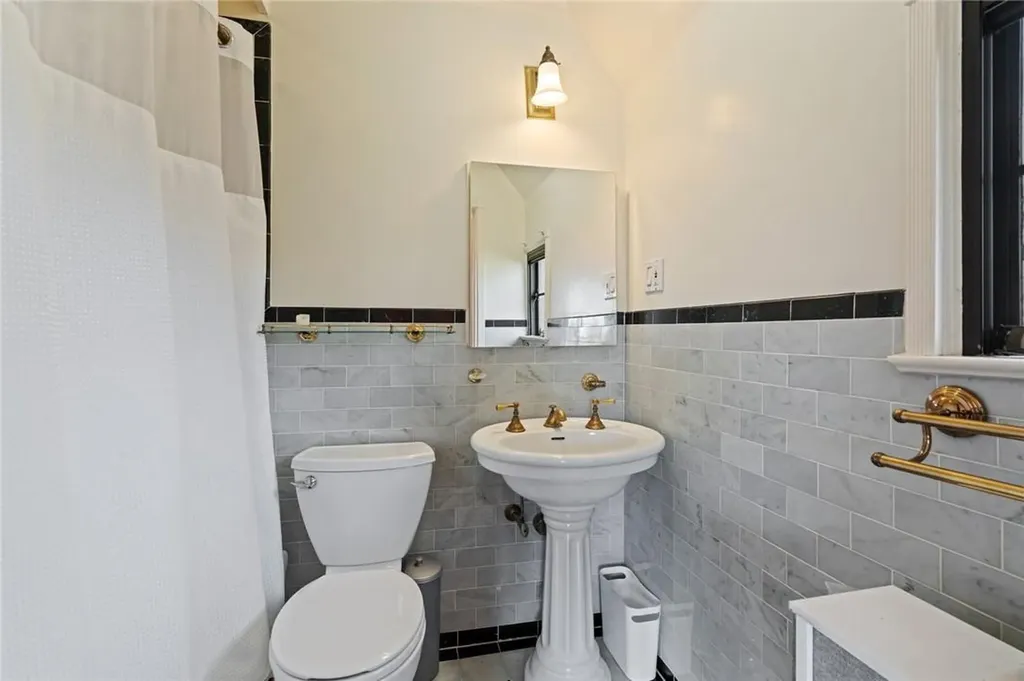 27 Bretton Road Scarsdale NY 10583