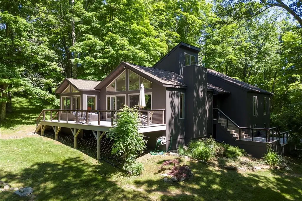 25 Green Road Amenia NY 12501