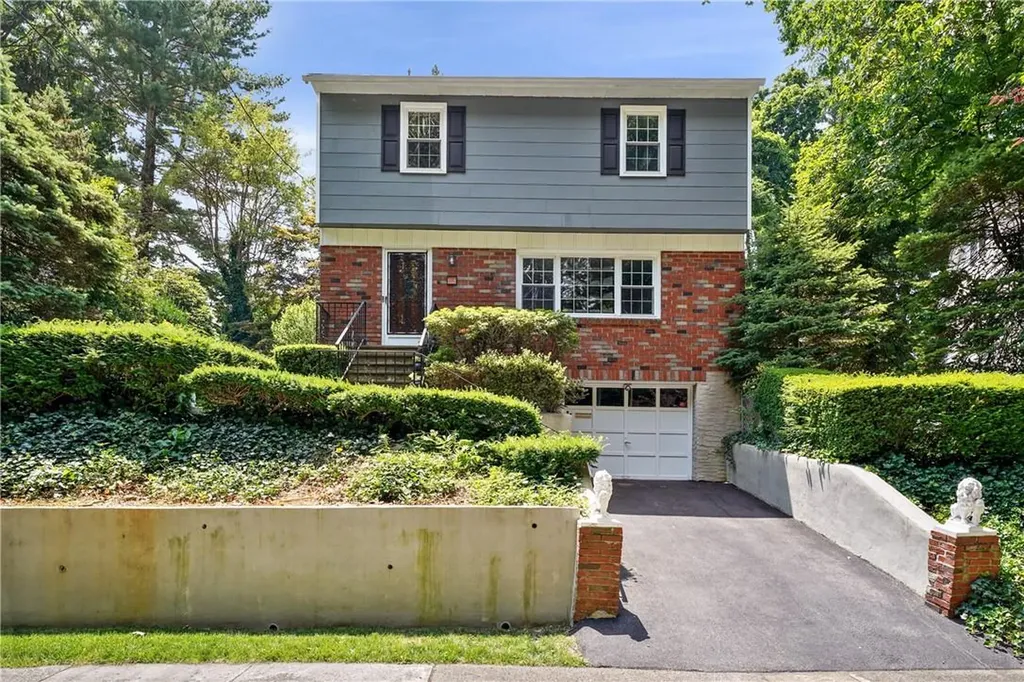 55 Desmond Avenue Bronxville NY 10708