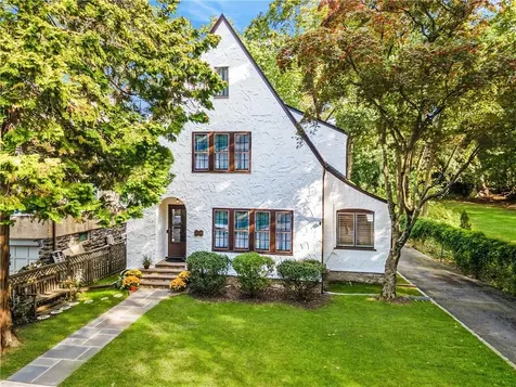 208 Young Avenue Pelham NY 10803