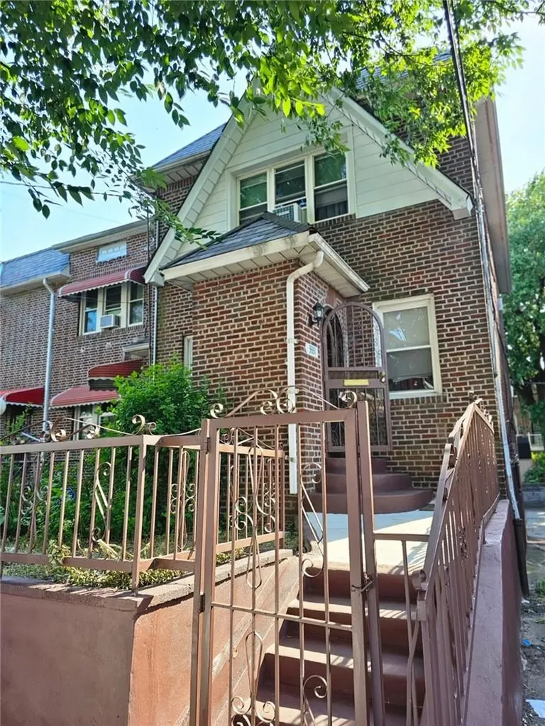 3331 Bouck Avenue Bronx NY 10469