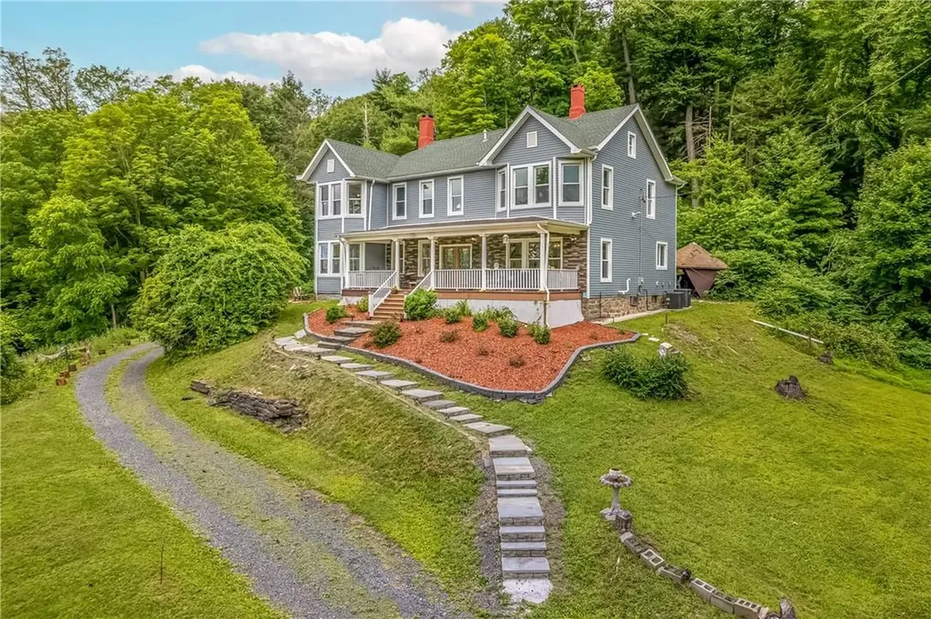 1135 Creek Locks Road Bloomington NY 12411