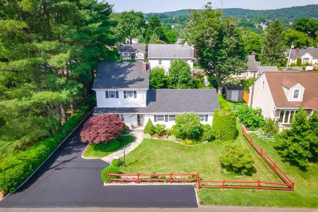 207 Manhattan Avenue Hawthorne NY 10532