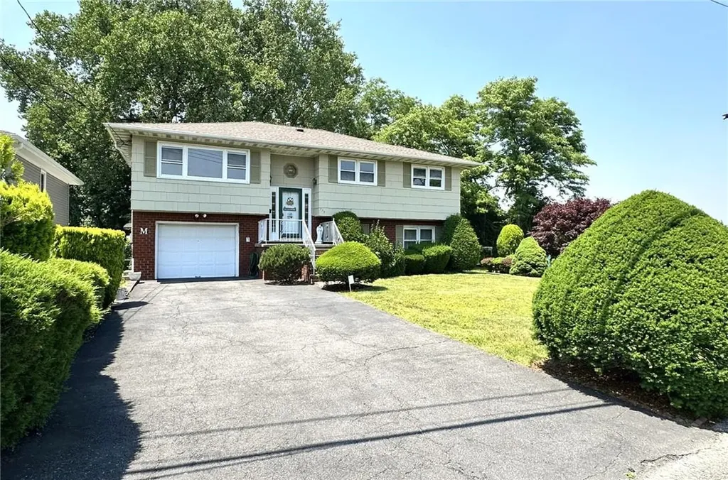 233 Glenbrook Avenue Yonkers NY 10705