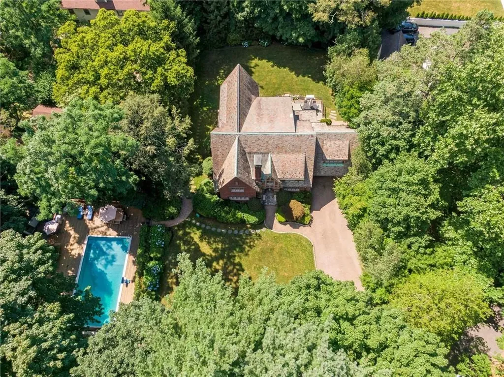 6 Dickel Road Scarsdale NY 10583
