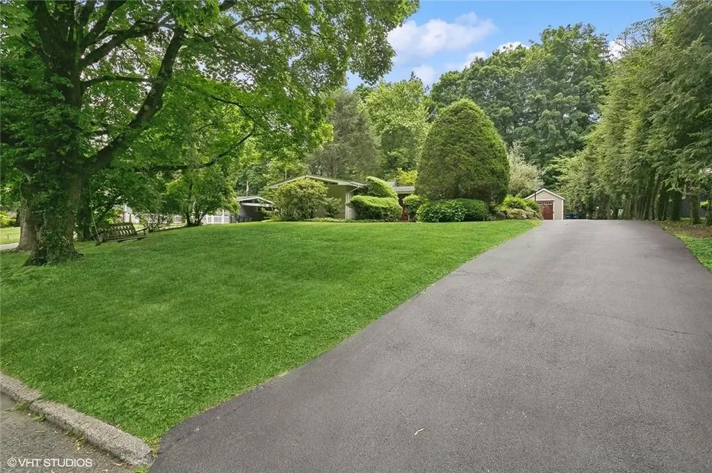 8 Biltom Road White Plains NY 10607