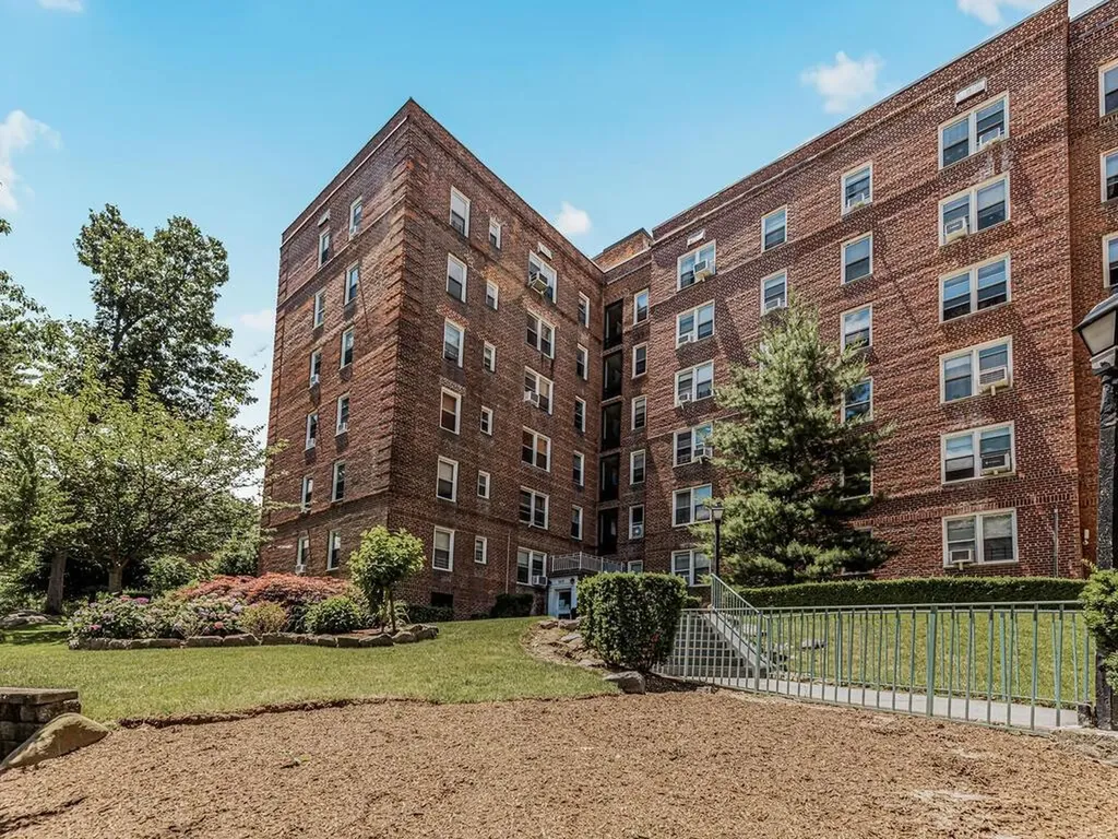 5615 Netherland Avenue Bronx NY 10471