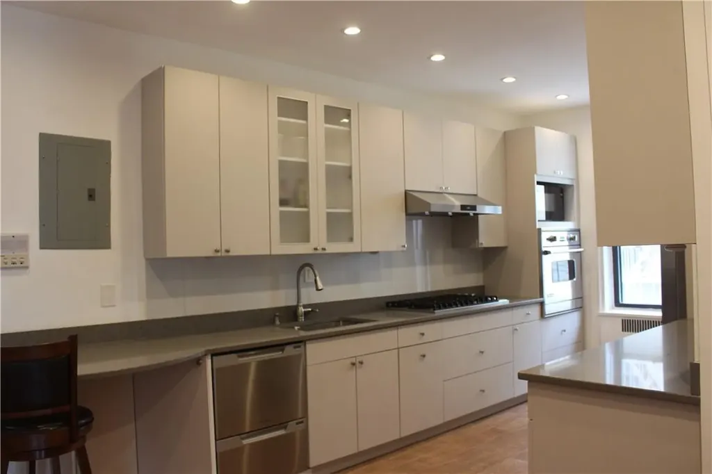 675 Walton Avenue Bronx NY 10451