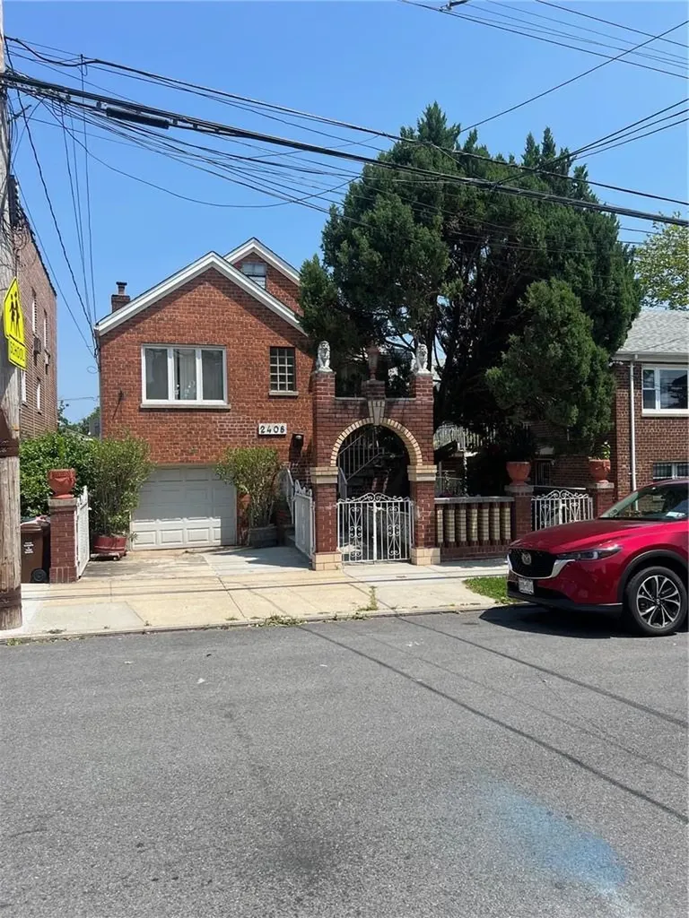 2408 Fish Avenue Bronx NY 10469