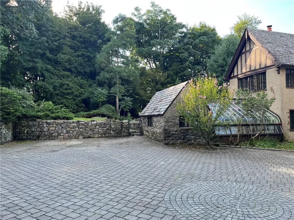111 Lefurgy Avenue Dobbs Ferry NY 10522