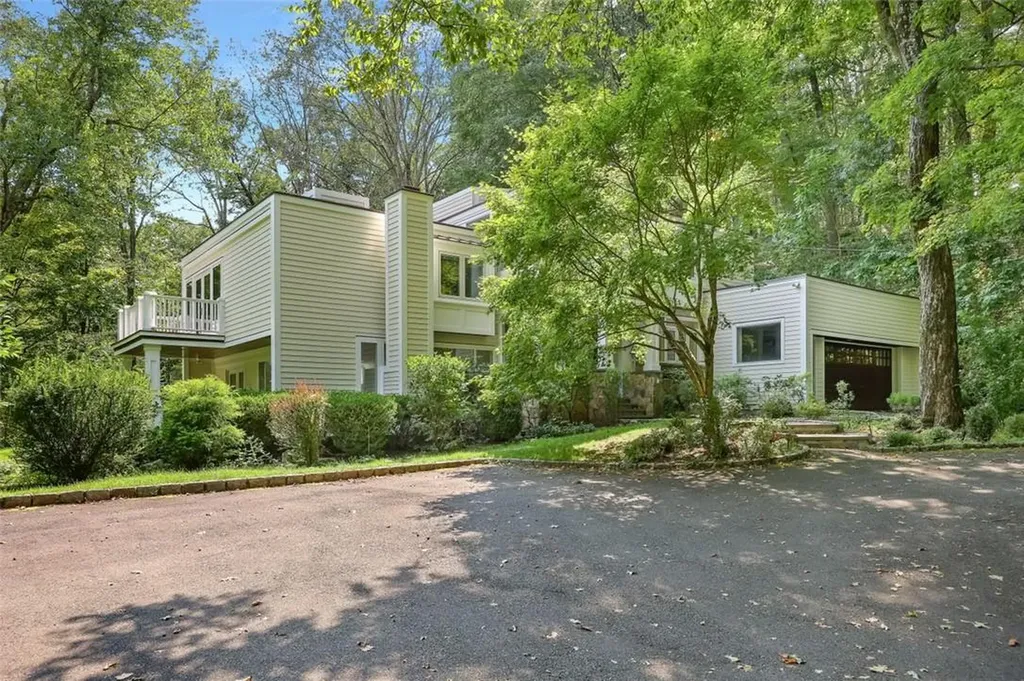 106 Westchester Avenue Pound Ridge NY 10576