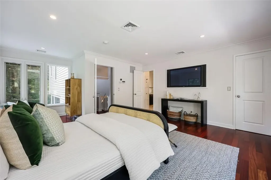 106 Westchester Avenue Pound Ridge NY 10576