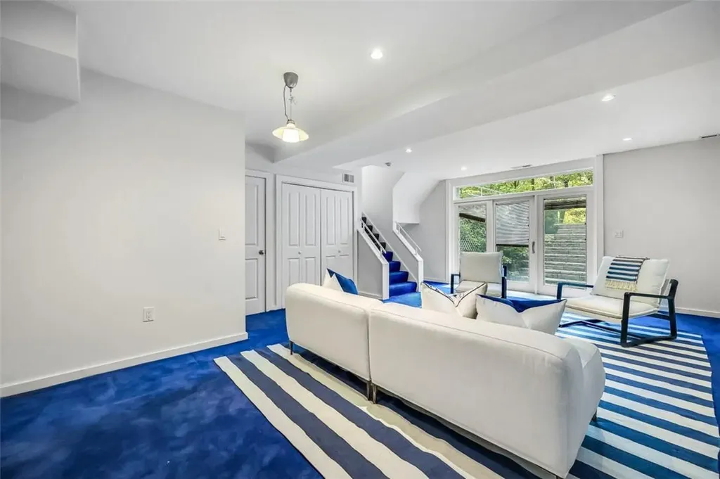 106 Westchester Avenue Pound Ridge NY 10576