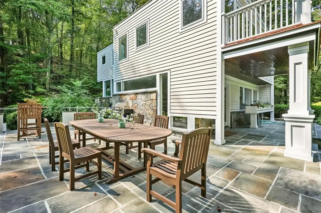 106 Westchester Avenue Pound Ridge NY 10576