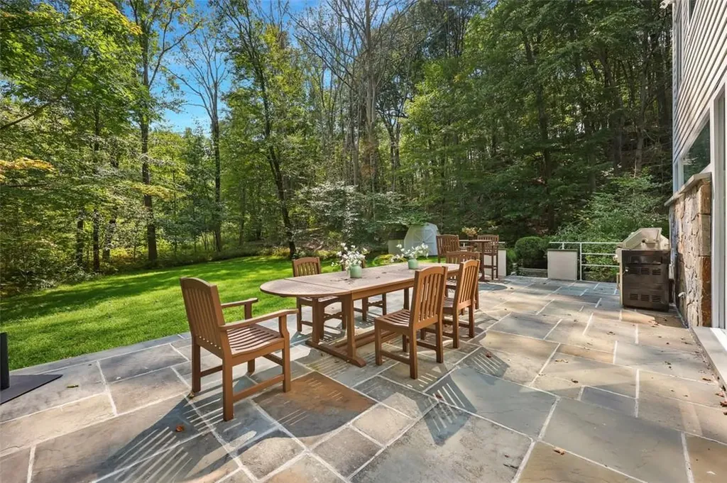 106 Westchester Avenue Pound Ridge NY 10576