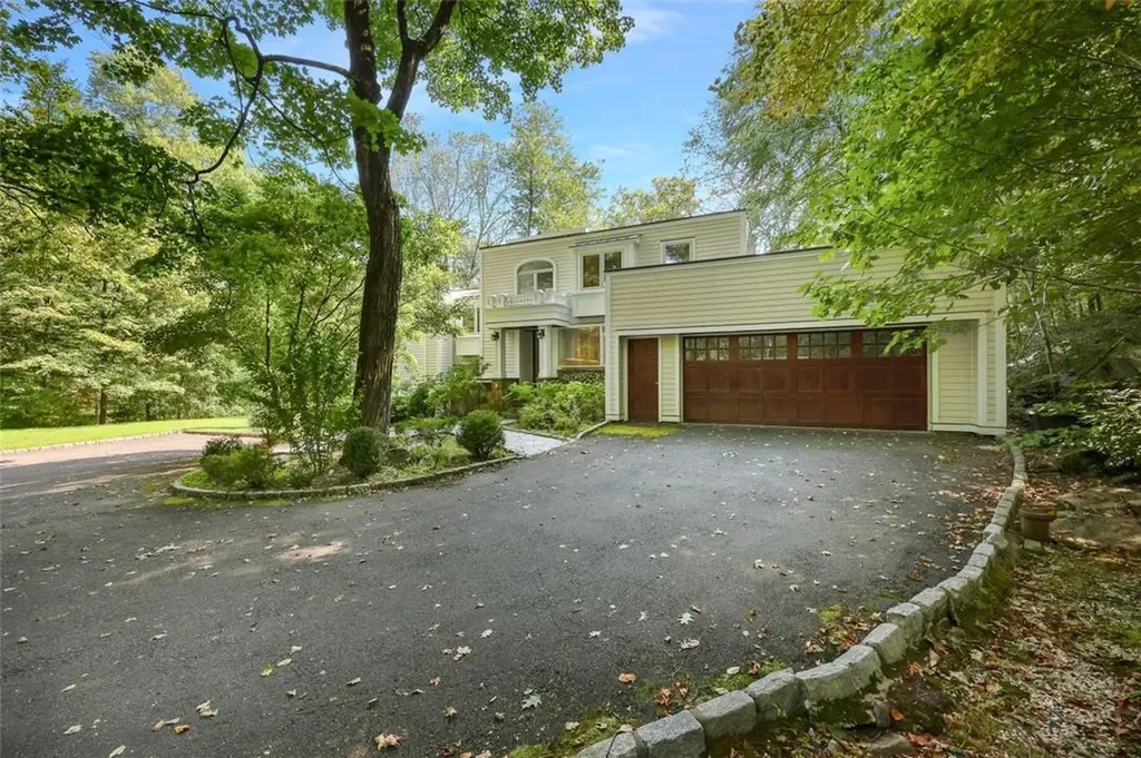 106 Westchester Avenue Pound Ridge NY 10576