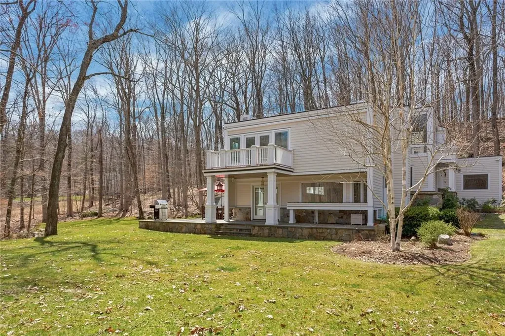 106 Westchester Avenue Pound Ridge NY 10576