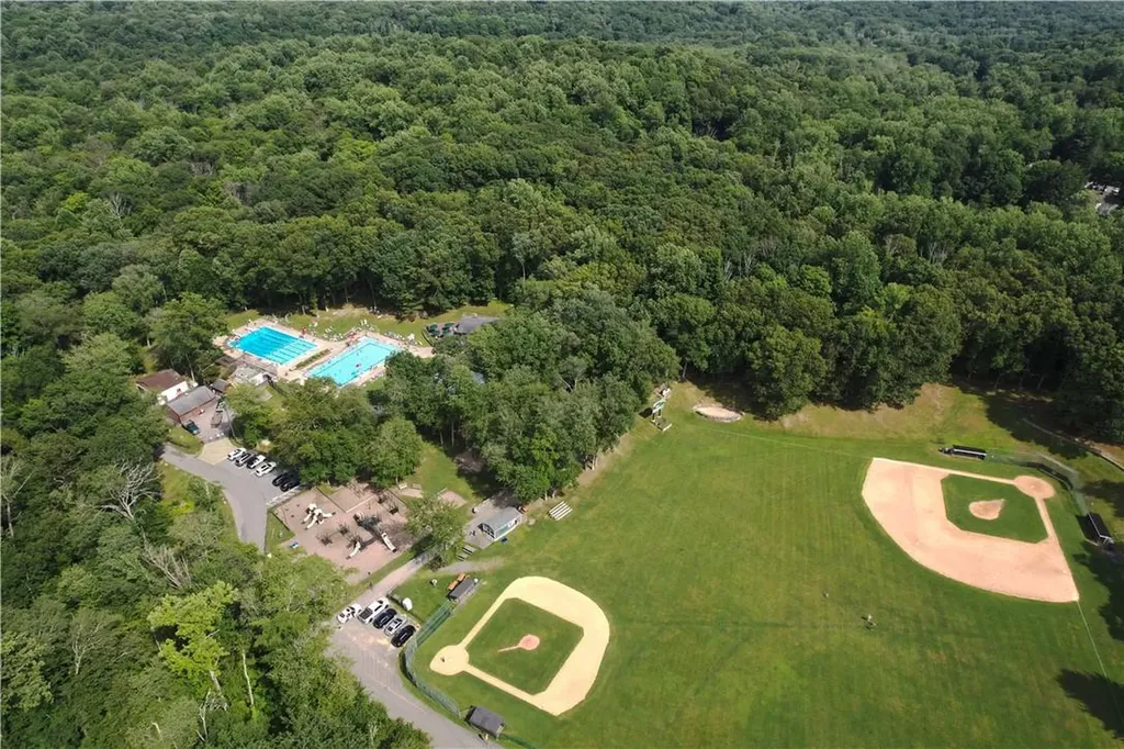 106 Westchester Avenue Pound Ridge NY 10576