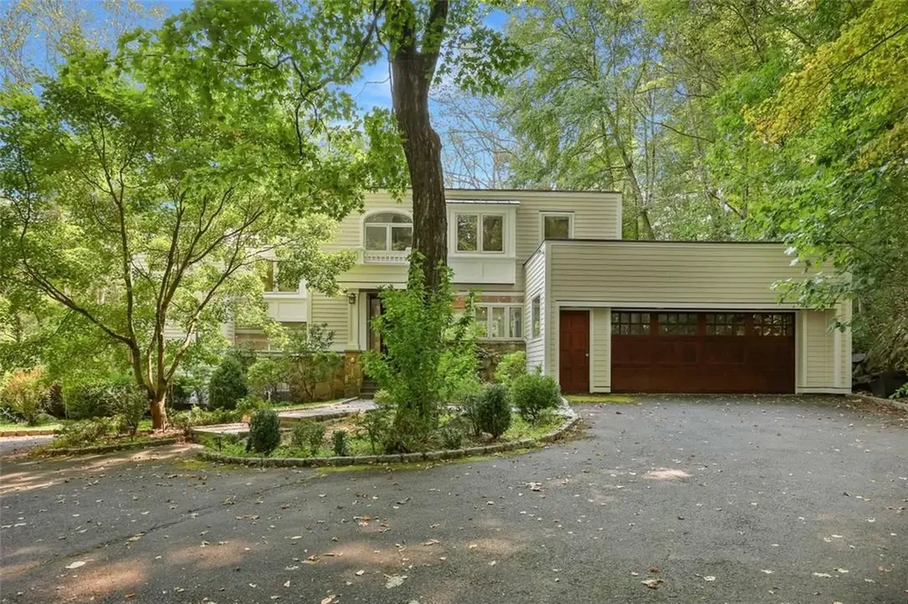 106 Westchester Avenue Pound Ridge NY 10576