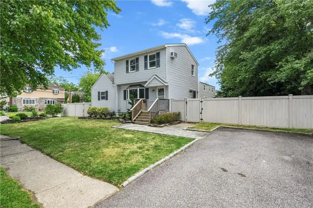 80 Albermarle Avenue West Babylon NY 11704