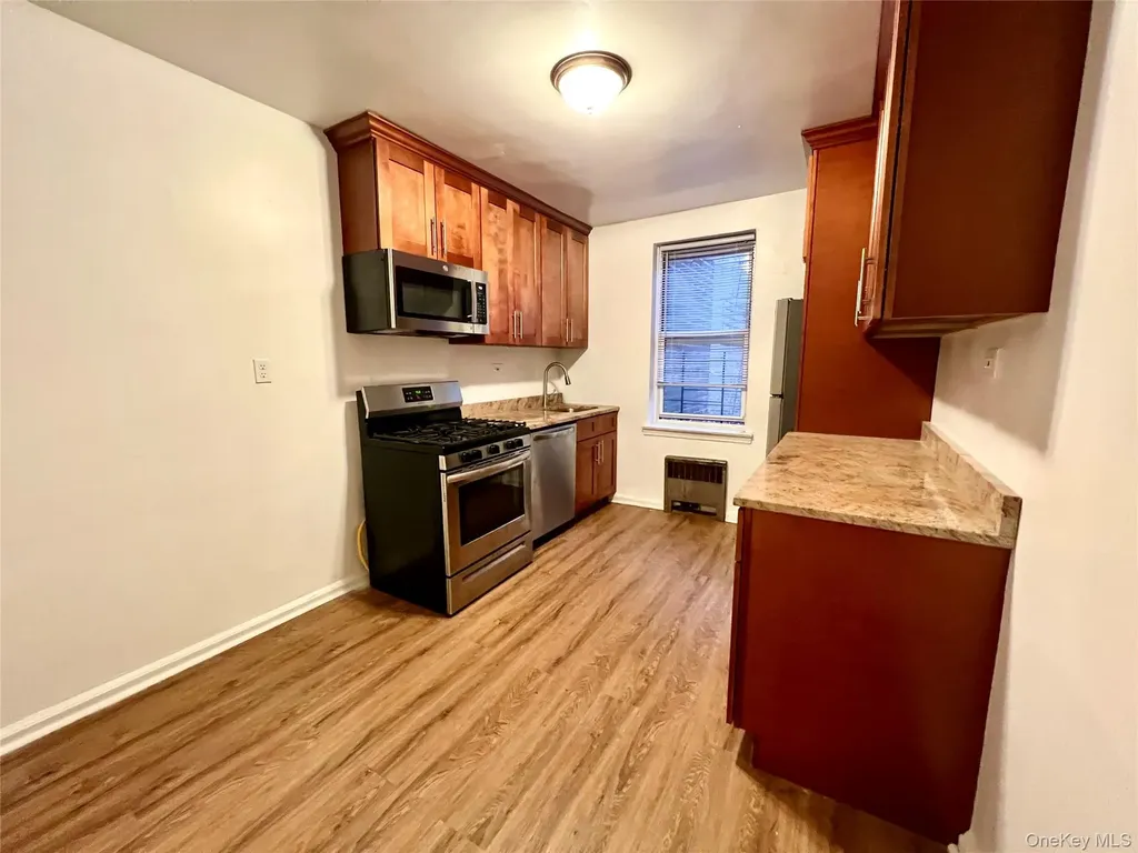 2080 Barnes Avenue Bronx NY 10462