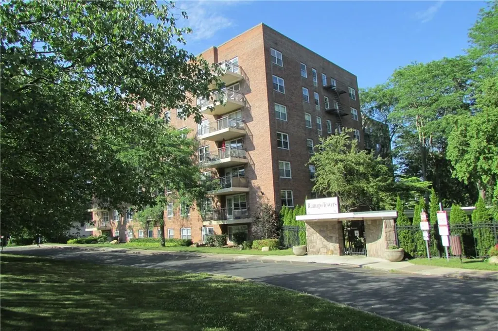 30 S Cole Avenue Spring Valley NY 10977