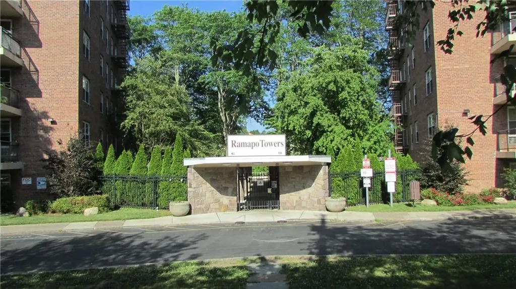 30 S Cole Avenue Spring Valley NY 10977