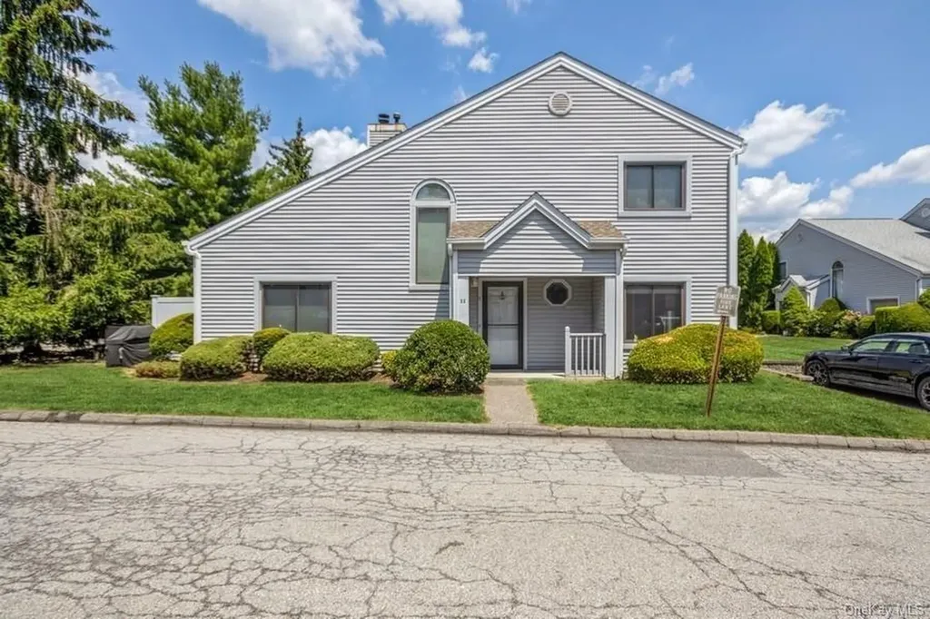 22 Leisure Way Mohegan Lake NY 10547