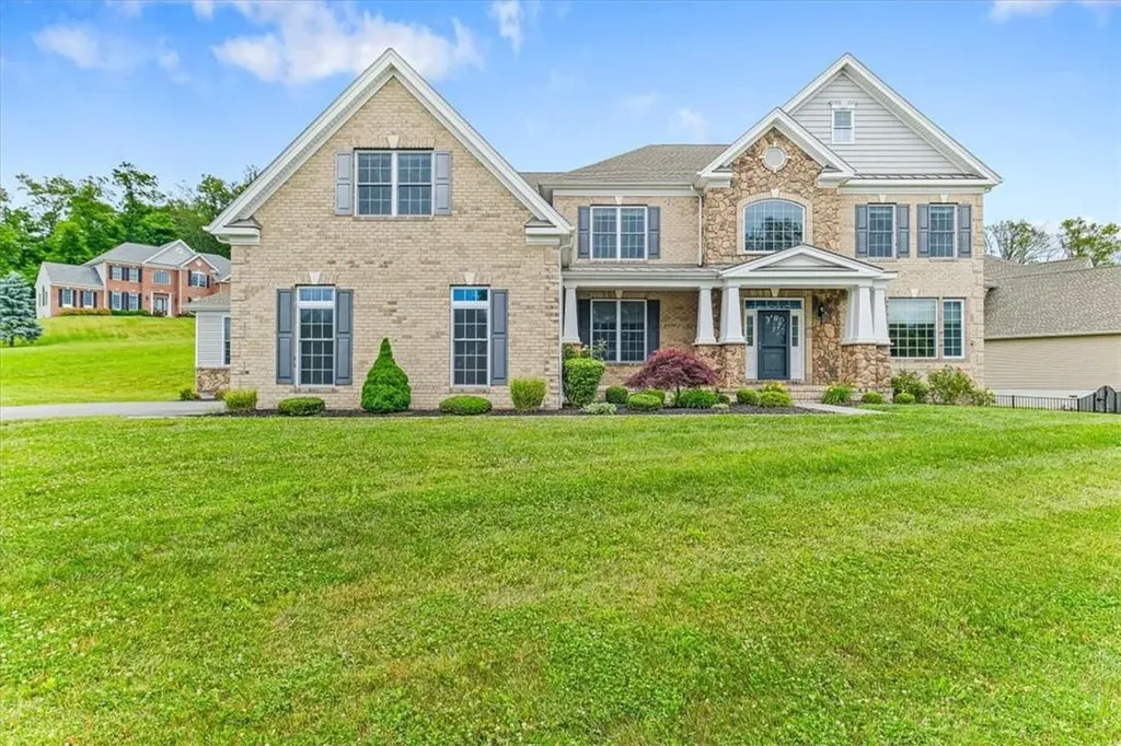 28 Sommerset Drive Poughkeepsie NY 12603