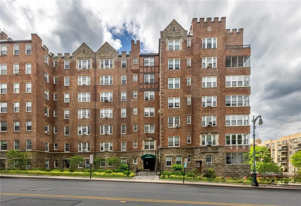 21 N Chatsworth Avenue Larchmont NY 10538