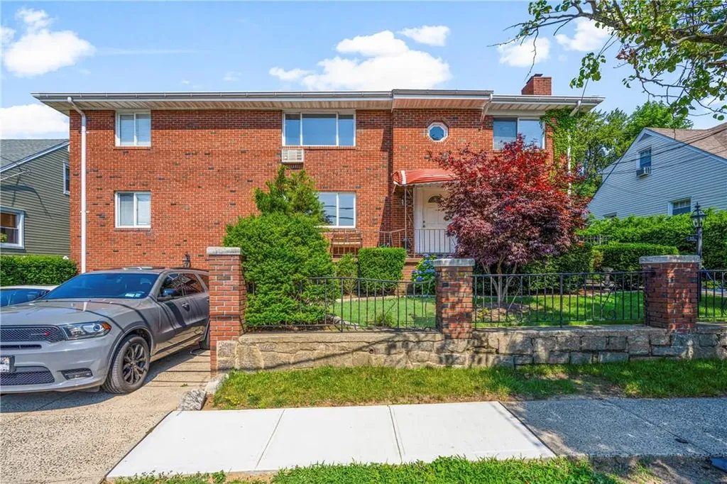 55 Catskill Avenue Yonkers NY 10704